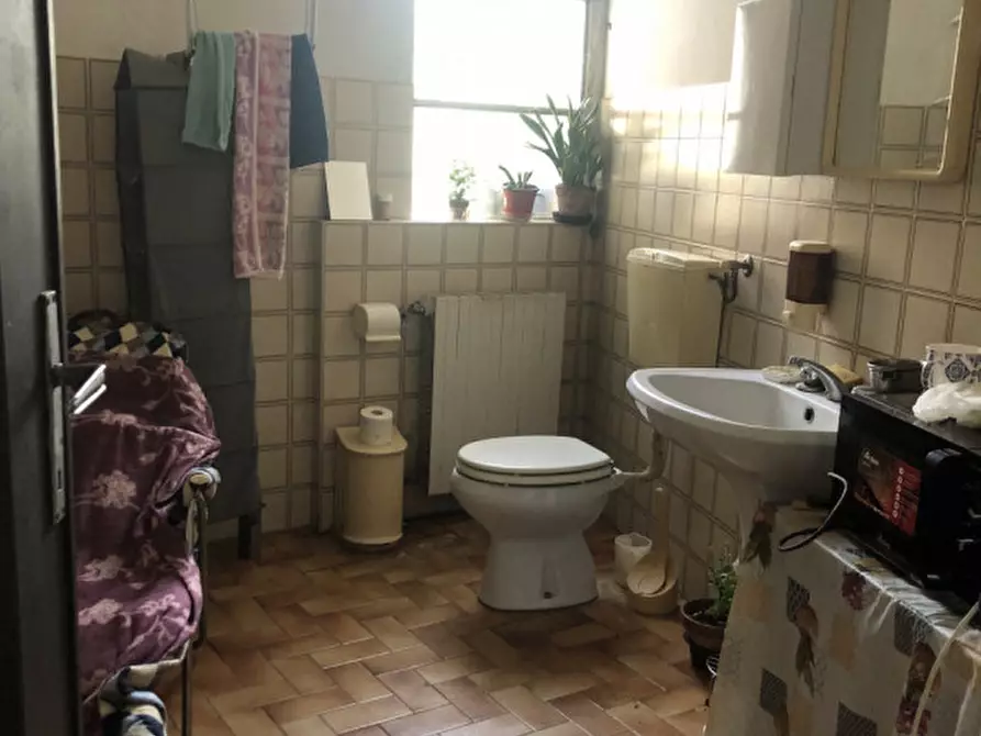Immagine 10 di Negozio in vendita  in Corso Giovane Italia a Casale Monferrato