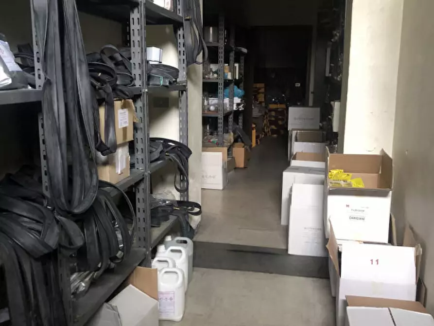 Immagine 13 di Negozio in vendita  in Corso Giovane Italia a Casale Monferrato