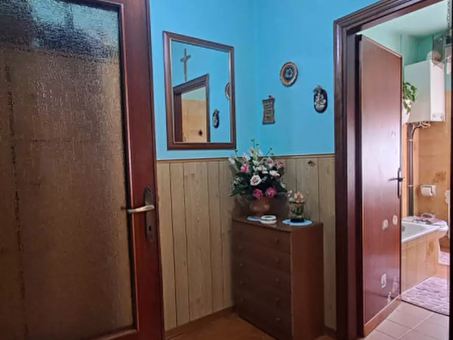 Immagine 6 di Appartamento in vendita  a Tuoro Sul Trasimeno