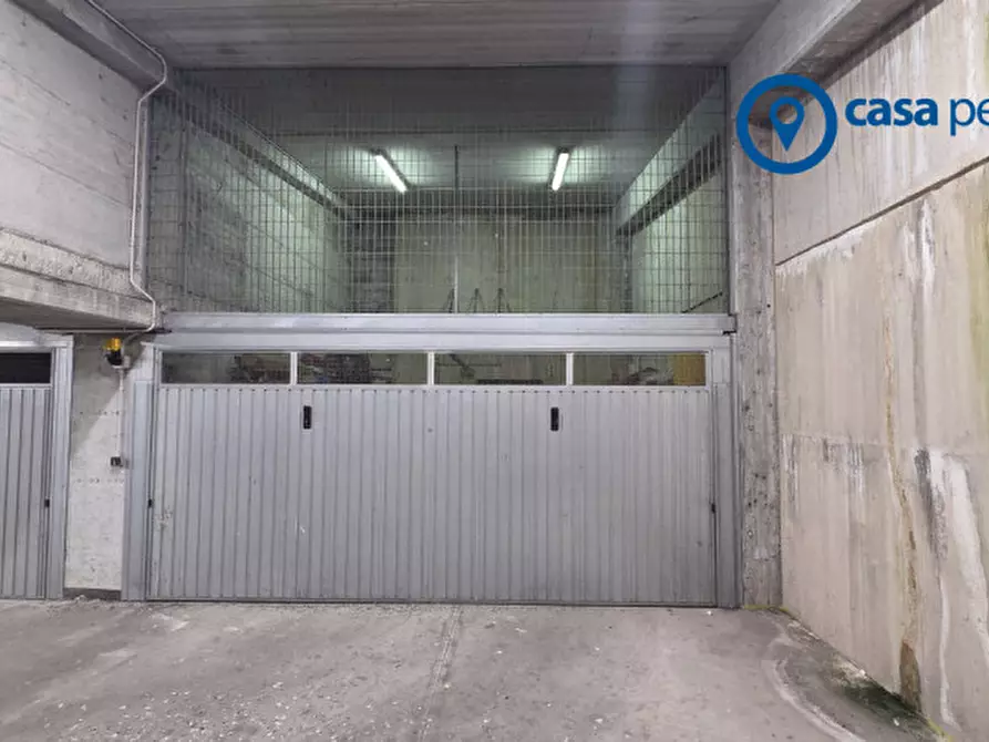 Immagine 2 di Garage in vendita  in sacro cuore, 1 a Rovigo