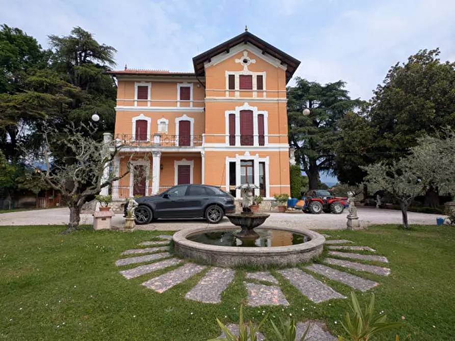 Immagine 1 di Villa in vendita  in Via Asolana a Fonte