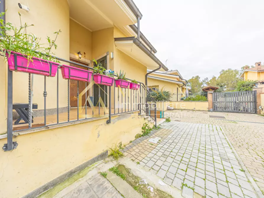 Immagine 44 di Villetta a schiera in vendita  in Via Busachi a Roma