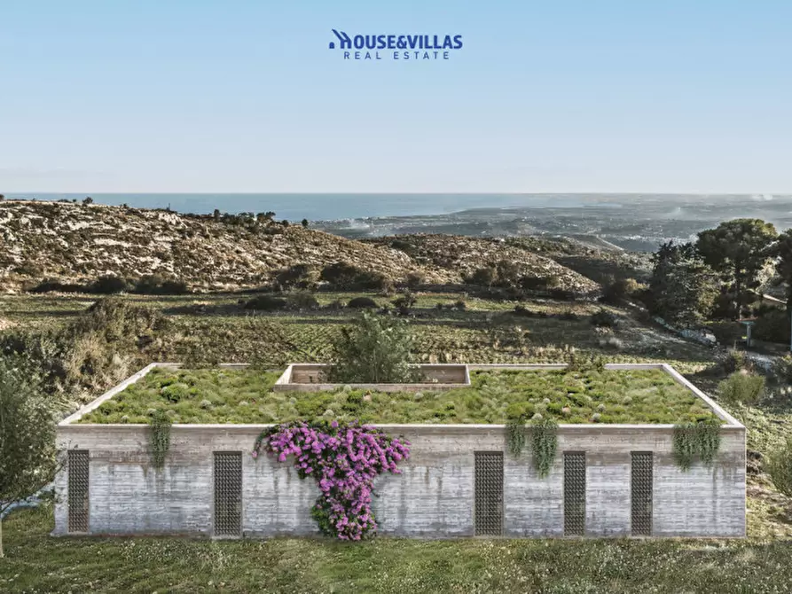 Immagine 1 di Villa in vendita  in sant'elia a Noto