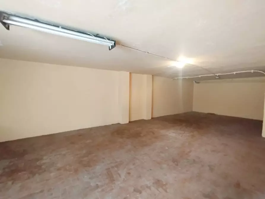 Immagine 2 di Garage in vendita  in Via Finalmarina 26 a Torino