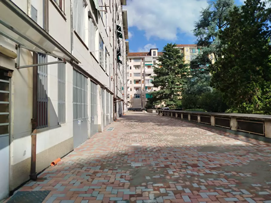 Immagine 8 di Garage in vendita  in Via Finalmarina 26 a Torino