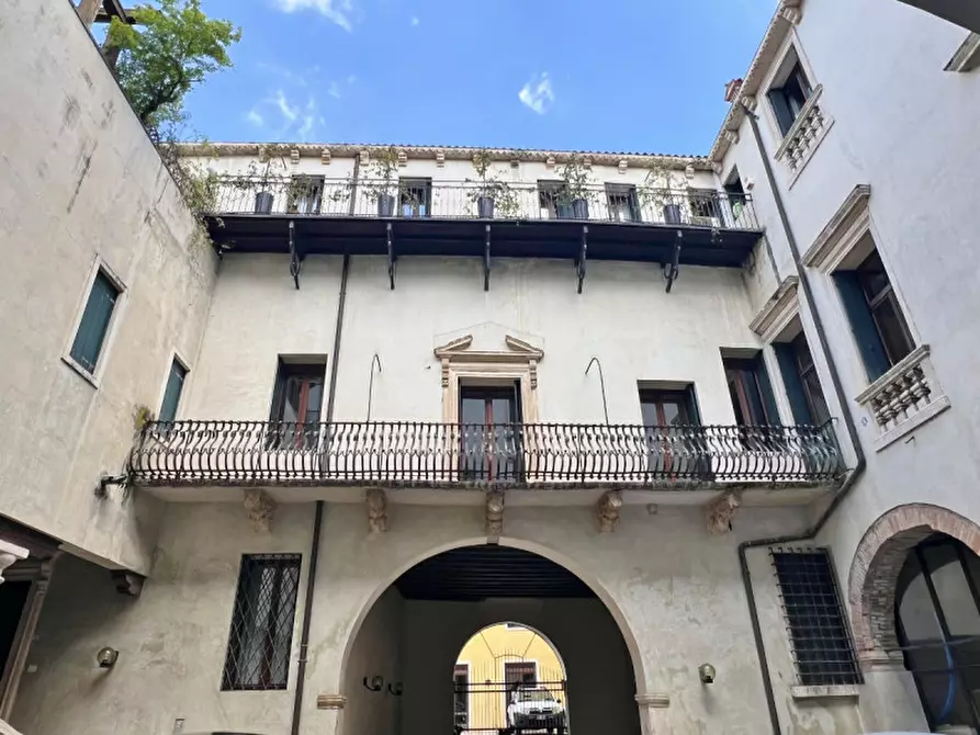Immagine 1 di Appartamento in vendita  in Contra' Riale, a Vicenza
