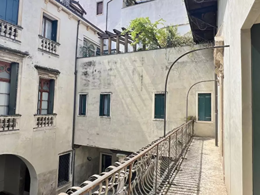 Immagine 14 di Appartamento in vendita  in Contra' Riale, a Vicenza