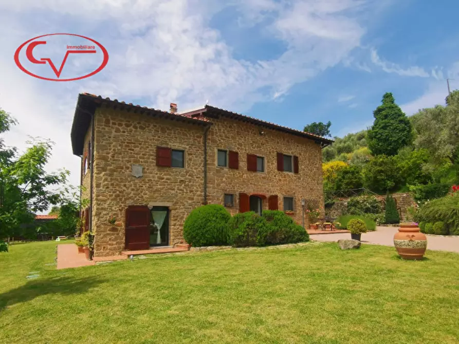 Immagine 1 di Villa in vendita  in Reggello a Reggello