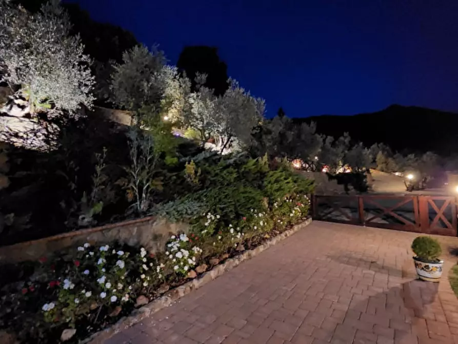 Immagine 33 di Villa in vendita  in Reggello a Reggello