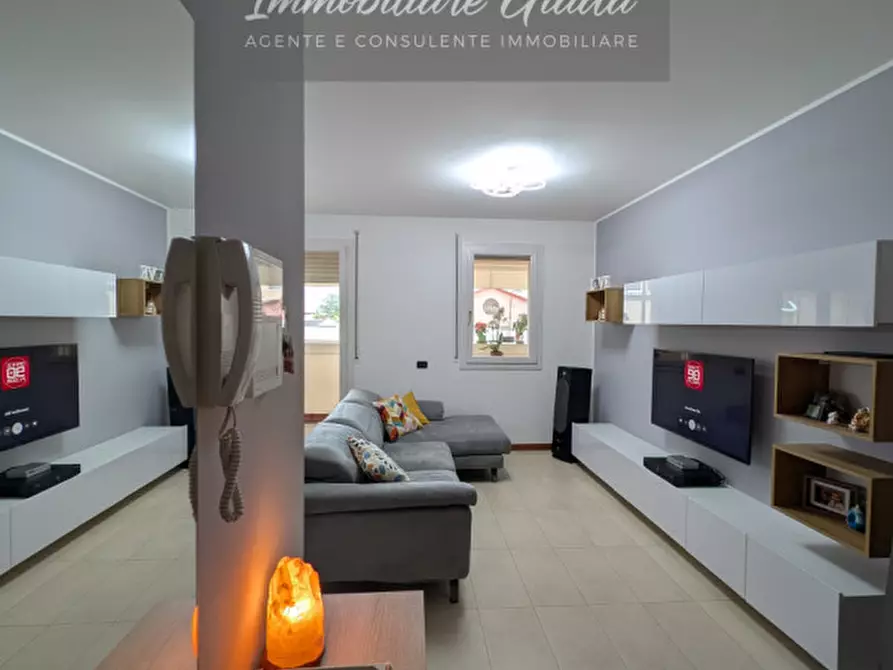 Immagine 1 di Appartamento in vendita  a Vittorio Veneto