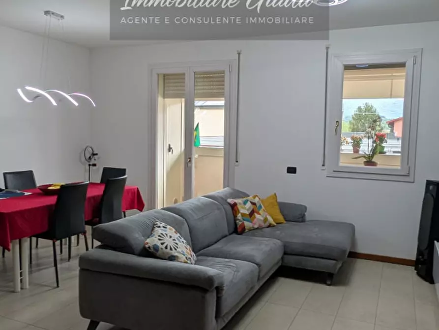 Immagine 2 di Appartamento in vendita  a Vittorio Veneto