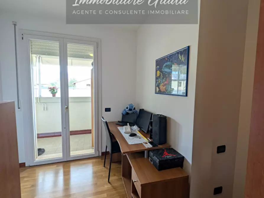 Immagine 15 di Appartamento in vendita  a Vittorio Veneto