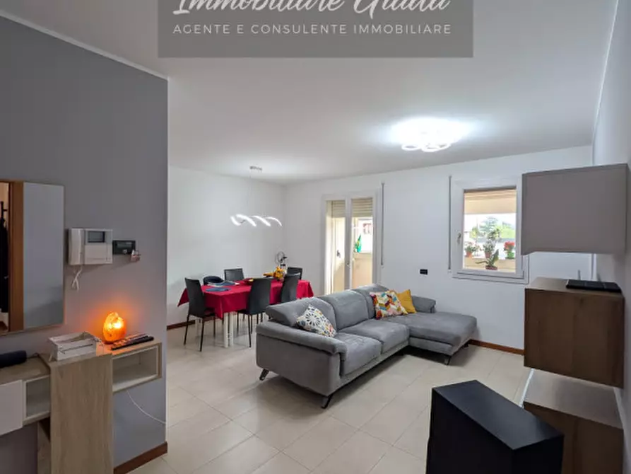 Immagine 21 di Appartamento in vendita  a Vittorio Veneto