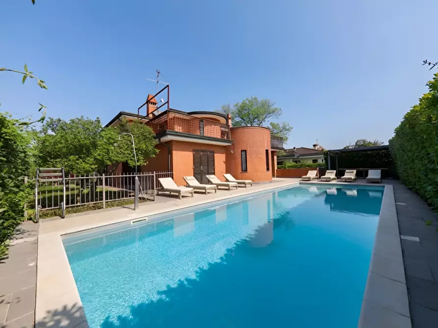 Immagine 3 di Villa in vendita  in Via Papa Giovanni Ventitreesimo a Noviglio