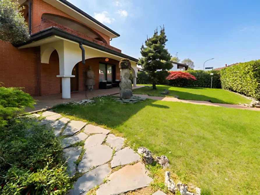 Immagine 6 di Villa in vendita  in Via Papa Giovanni Ventitreesimo a Noviglio
