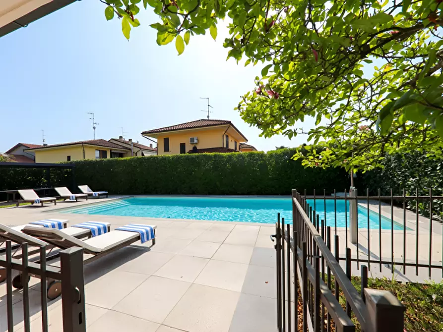 Immagine 8 di Villa in vendita  in Via Papa Giovanni Ventitreesimo a Noviglio