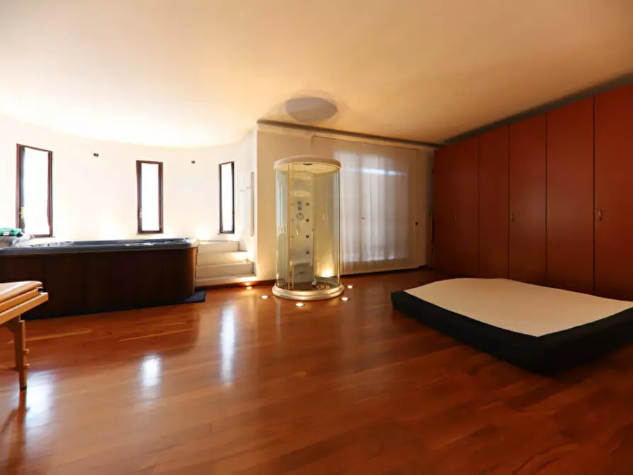 Immagine 17 di Villa in vendita  in Via Papa Giovanni Ventitreesimo a Noviglio