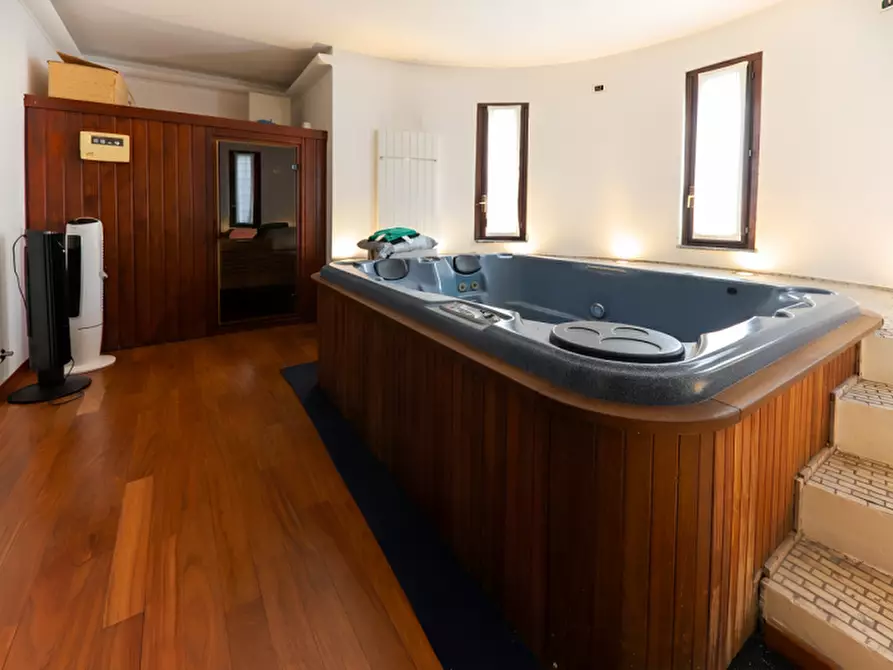 Immagine 20 di Villa in vendita  in Via Papa Giovanni Ventitreesimo a Noviglio