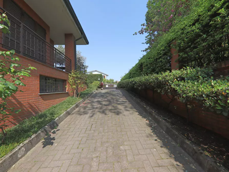 Immagine 56 di Villa in vendita  in Via Papa Giovanni Ventitreesimo a Noviglio