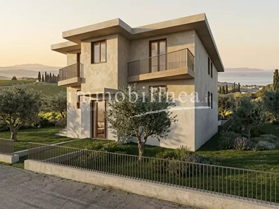 Immagine 3 di Casa bifamiliare in vendita  in VICOLO CASARA n. 12 Piano T a Lazise