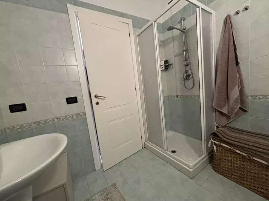 Immagine 13 di Attico in affitto  a Castellaro
