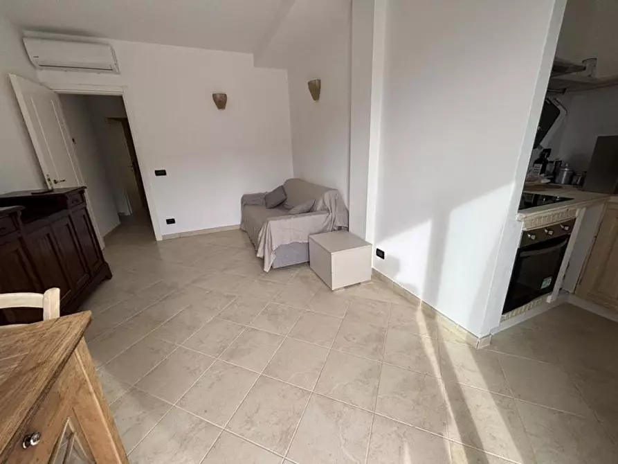 Immagine 19 di Attico in affitto  a Castellaro