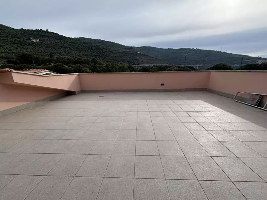 Immagine 23 di Attico in affitto  a Castellaro