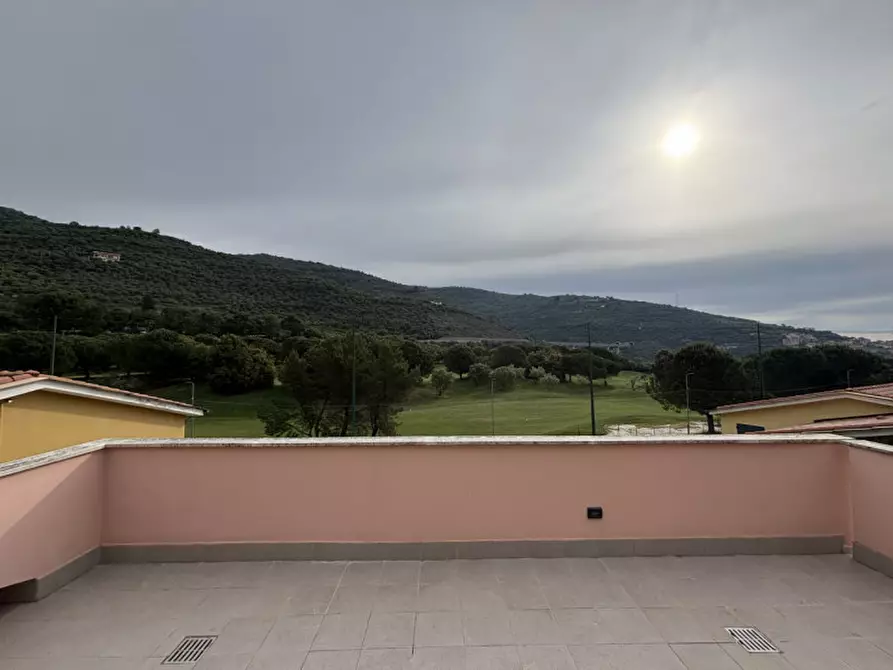 Immagine 24 di Attico in affitto  a Castellaro