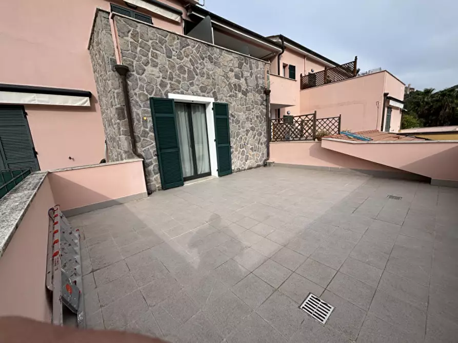 Immagine 26 di Attico in affitto  a Castellaro