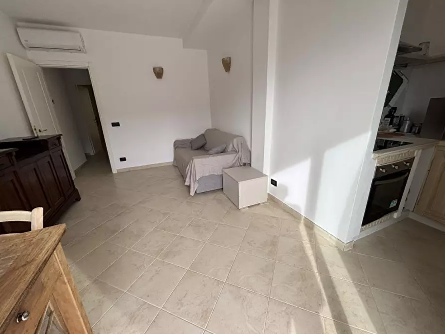 Immagine 41 di Attico in affitto  a Castellaro