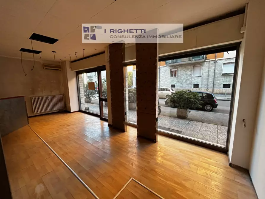 Immagine 4 di Negozio in vendita  in Via Andrea Doria a Verona