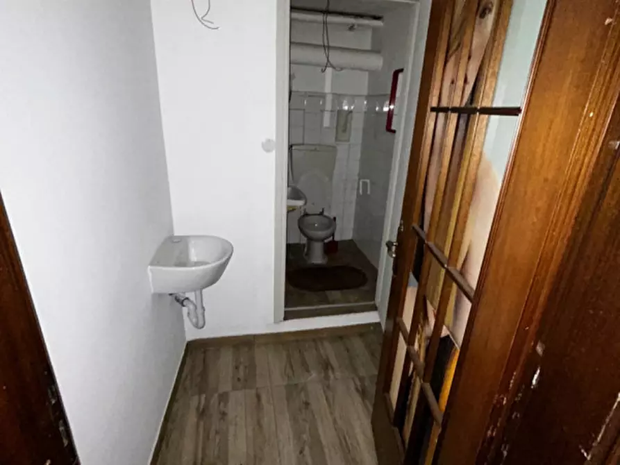 Immagine 6 di Negozio in vendita  in Via Andrea Doria a Verona