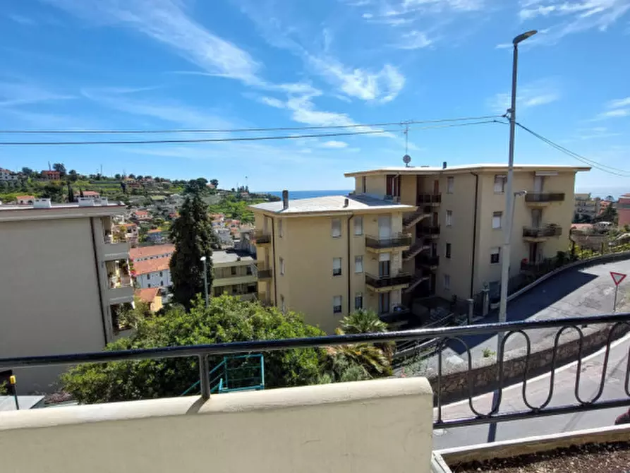 Immagine 1 di Appartamento in vendita  in Via Duca degli Abruzzi a San Remo