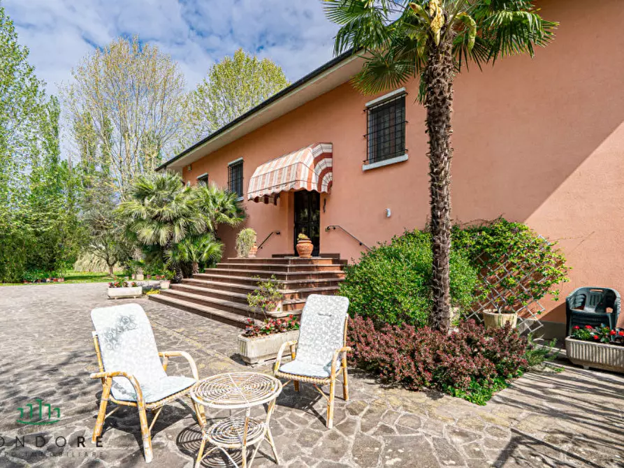 Immagine 5 di Villa in vendita  in Via Marano a Castenaso
