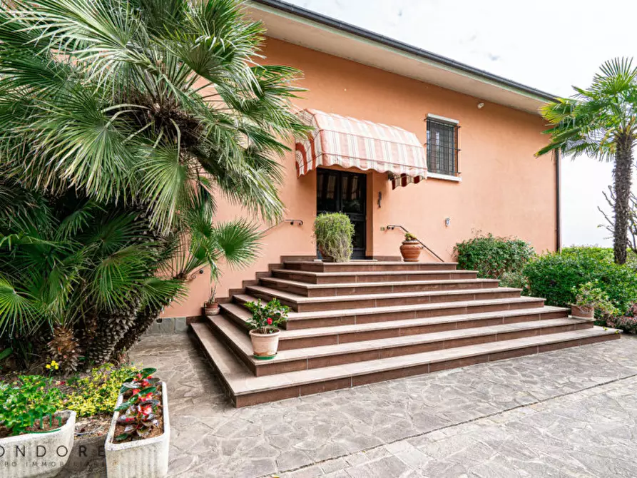 Immagine 26 di Villa in vendita  in Via Marano a Castenaso