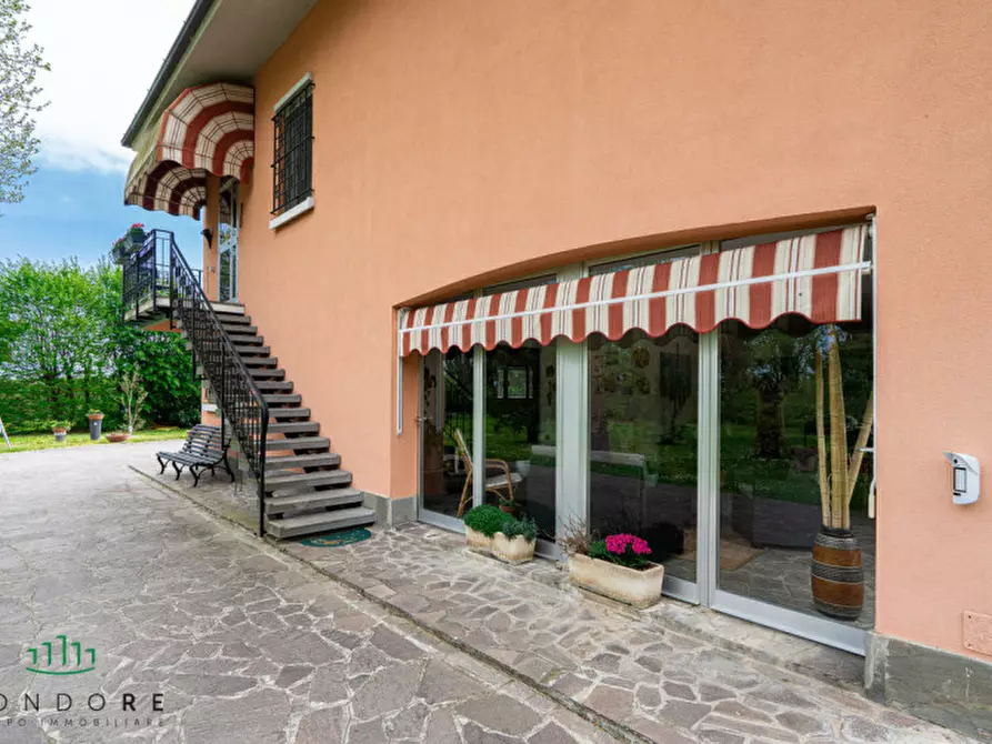 Immagine 30 di Villa in vendita  in Via Marano a Castenaso