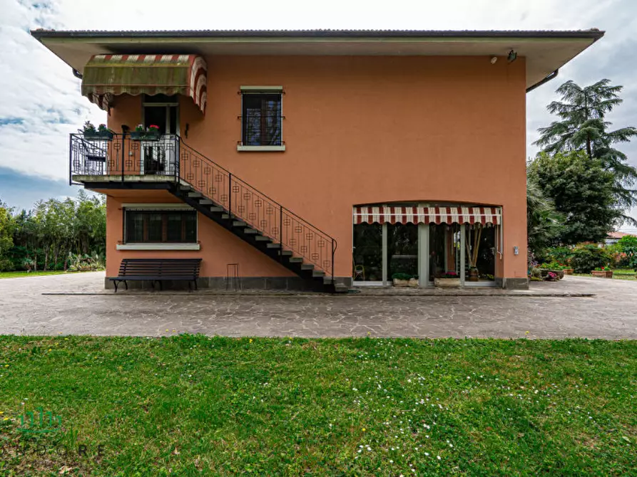 Immagine 32 di Villa in vendita  in Via Marano a Castenaso