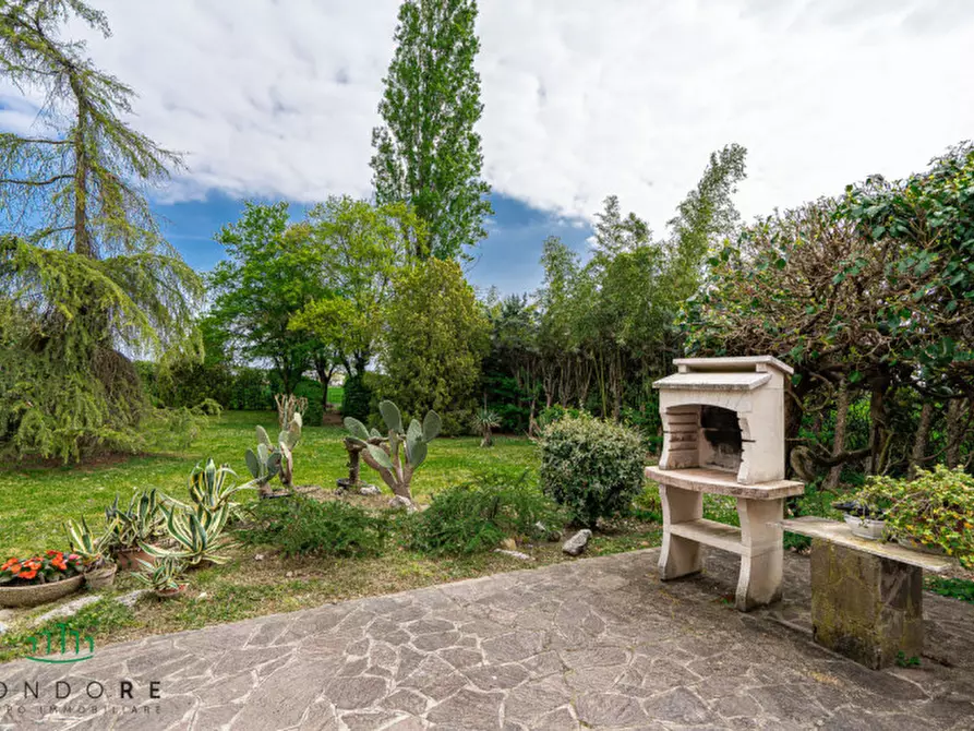 Immagine 36 di Villa in vendita  in Via Marano a Castenaso