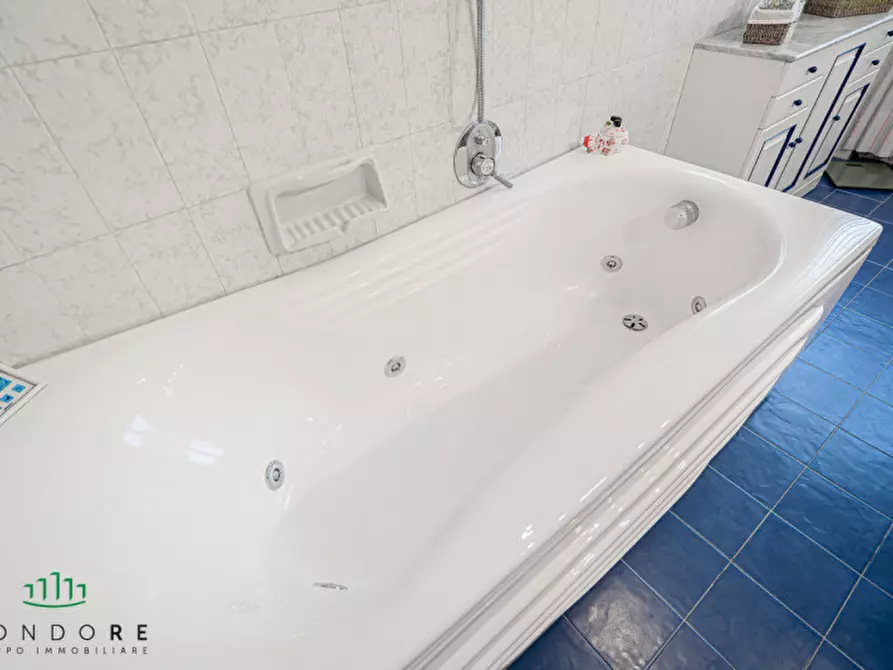 Immagine 58 di Villa in vendita  in Via Marano a Castenaso