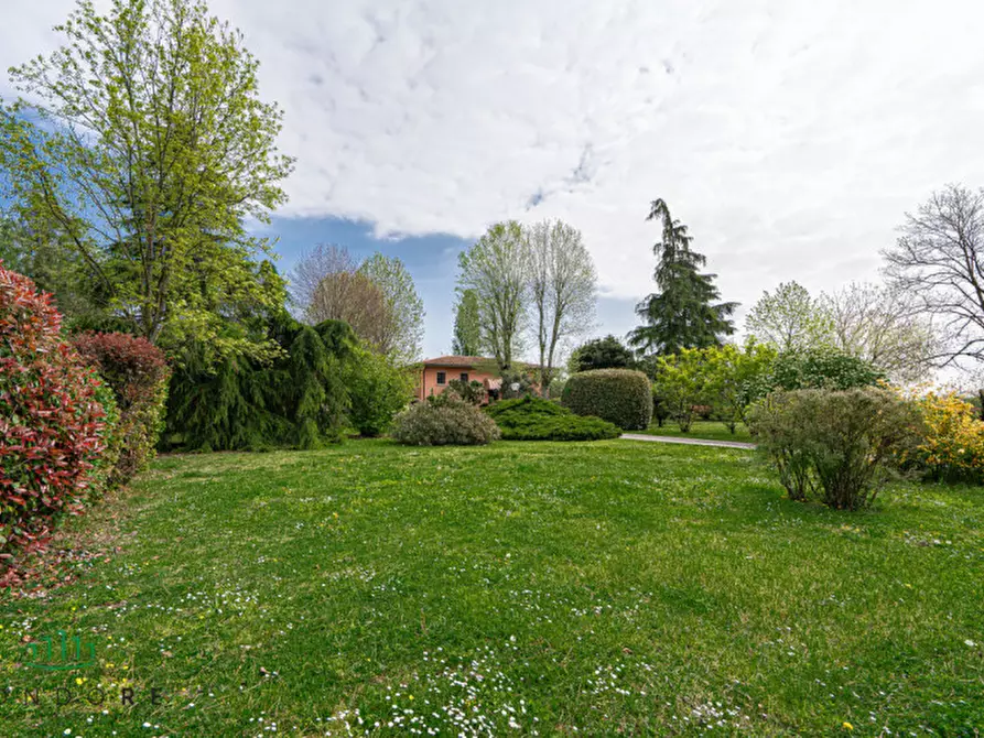 Immagine 79 di Villa in vendita  in Via Marano a Castenaso