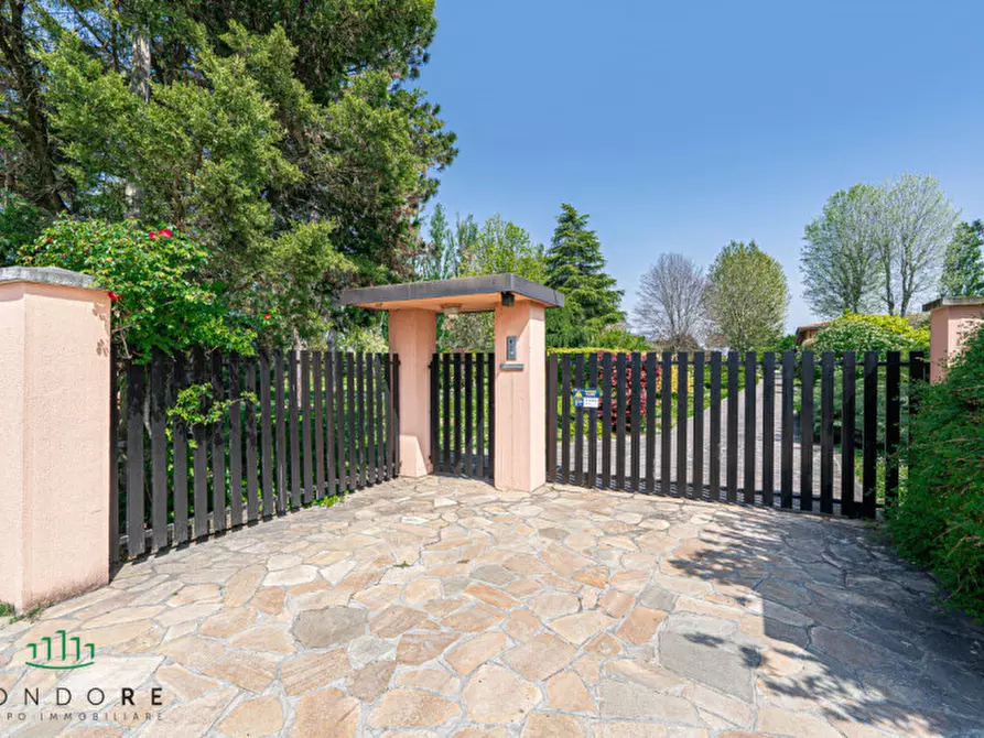 Immagine 91 di Villa in vendita  in Via Marano a Castenaso