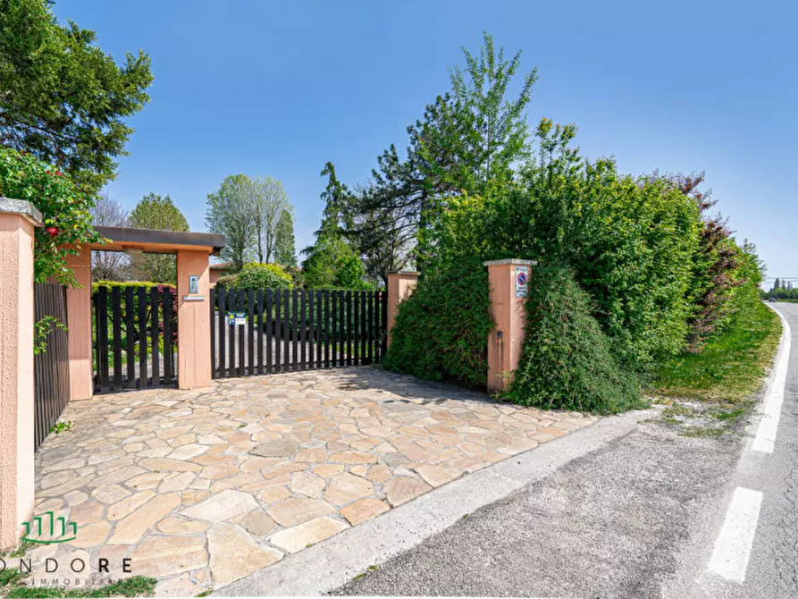 Immagine 92 di Villa in vendita  in Via Marano a Castenaso