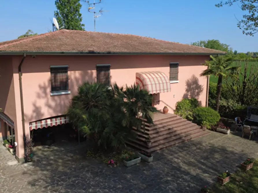 Immagine 93 di Villa in vendita  in Via Marano a Castenaso