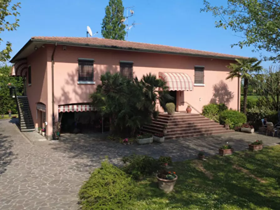 Immagine 95 di Villa in vendita  in Via Marano a Castenaso