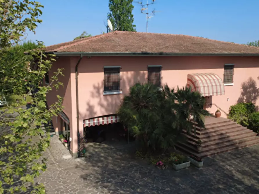 Immagine 101 di Villa in vendita  in Via Marano a Castenaso