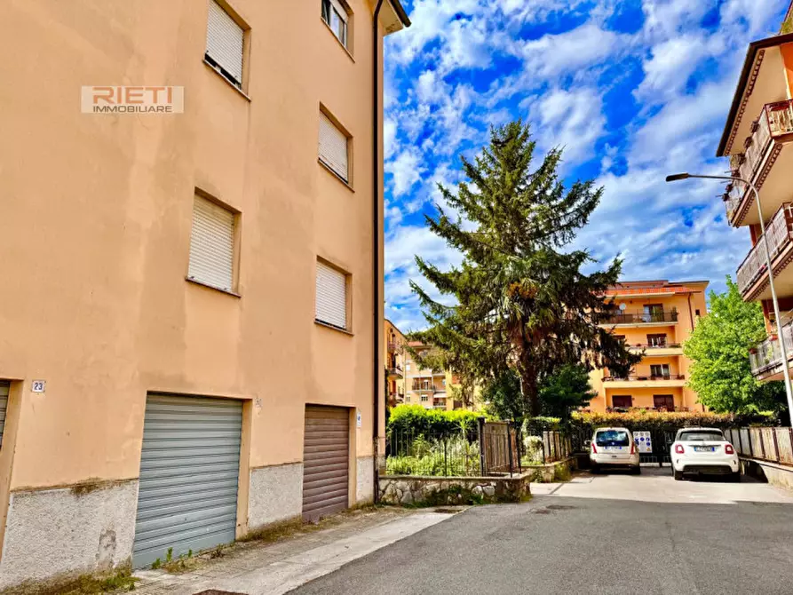 Immagine 1 di Garage in vendita  in VIA FUNDANIA, 19 a Rieti