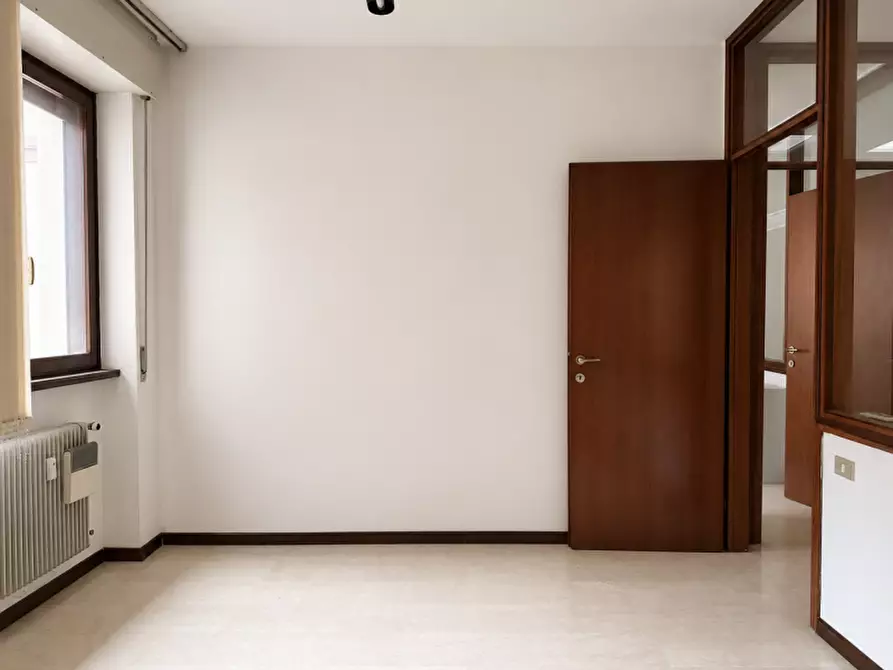Immagine 4 di Ufficio in vendita  in viale della vittoria a Vittorio Veneto