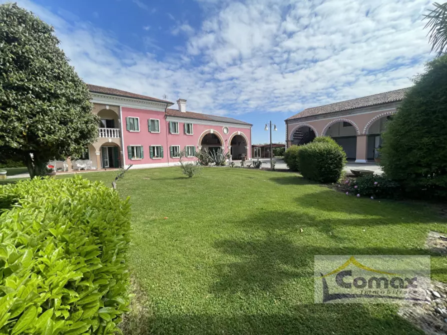 Immagine 1 di Villa in vendita  in Via Calandrine a San Giorgio In Bosco