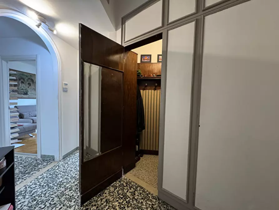 Immagine 3 di Appartamento in vendita  in Via Ventiquattro Maggio 1 a Verona