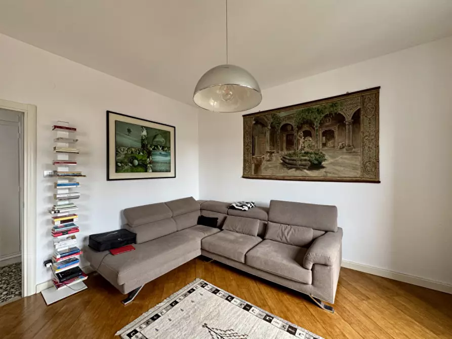 Immagine 12 di Appartamento in vendita  in Via Ventiquattro Maggio 1 a Verona